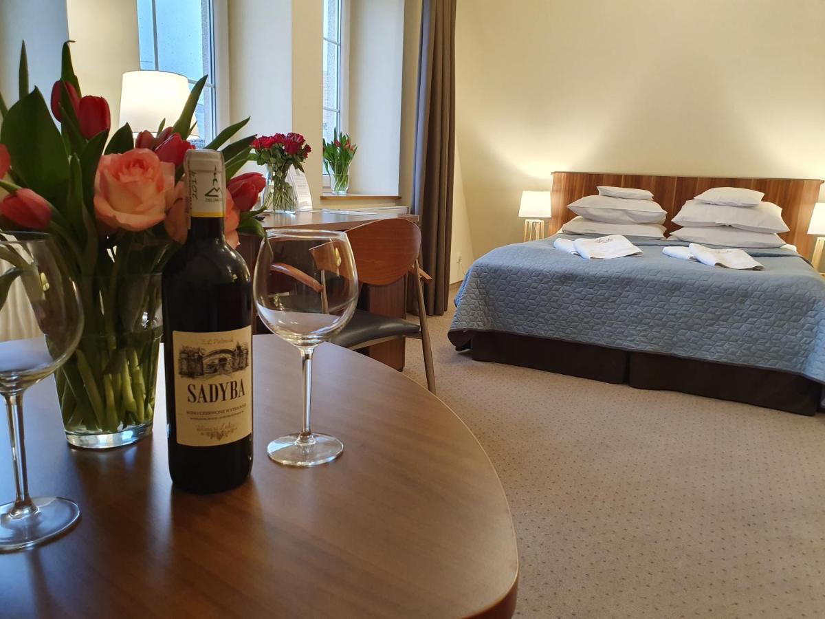 סויבודזין Hotel Siesta מראה חיצוני תמונה